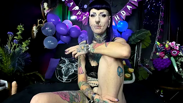 Snapshot of Purple_Coffin666 chatting on 09/27/25, 07:20 Purple Coffin666 online show from 09/27/25, 07:20