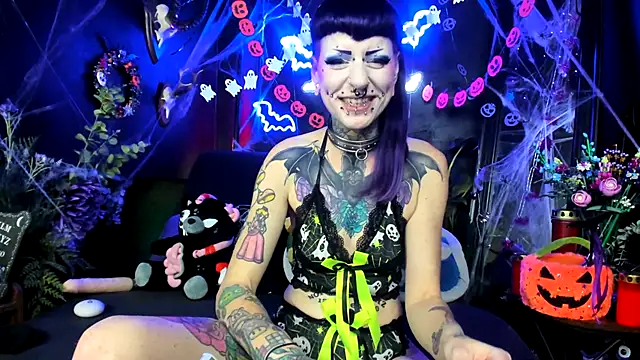 Snapshot of Purple_Coffin666 chatting on 10/16/25, 09:01 Purple Coffin666 online show from 10/16/25, 09:01