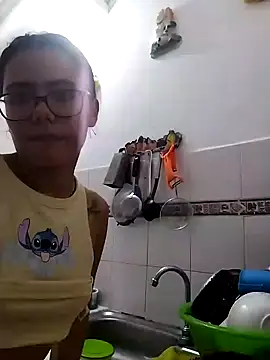 LindsayMoon online show from 12/17/25, 09:53