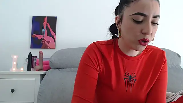 Snapshot of leilacam25 chatting on 11/23/25, 01:54 leilacam25 online show from 11/23/25, 01:54