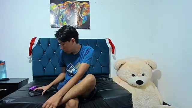 AXEL AND THOMAS online show from 12/22/24, 01:44