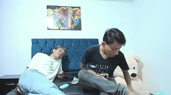 AXEL AND THOMAS online show from 12/10/24, 01:33