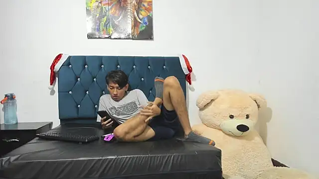 AXEL AND THOMAS online show from 12/29/24, 01:49