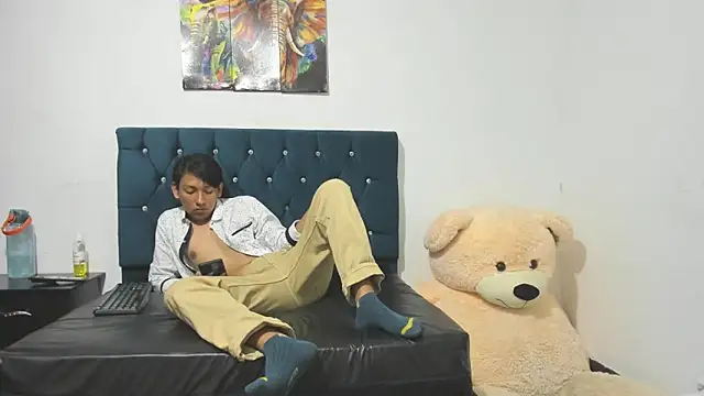 AXEL AND THOMAS online show from 01/08/25, 01:31