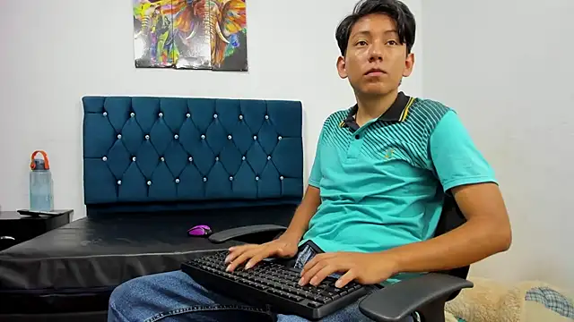 AXEL AND THOMAS online show from 01/11/25, 01:22