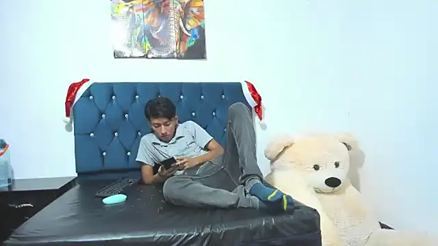 AXEL AND THOMAS online show from 12/13/24, 01:33