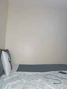 Juicylittle slute online show from 06/17/26, 01:49