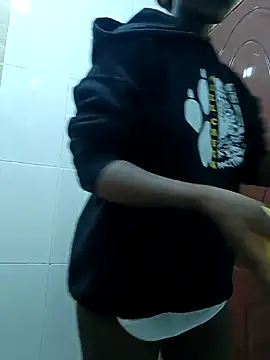 Juicylittle slute online show from 03/26/26, 04:11