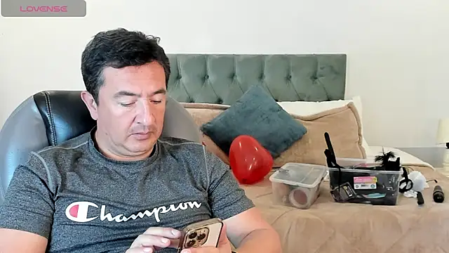 Sam and molly  online show from 01/30/25, 07:15