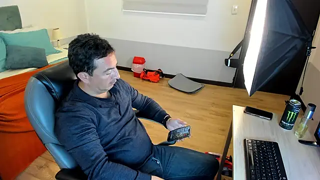 Sam and molly  online show from 02/13/25, 07:31