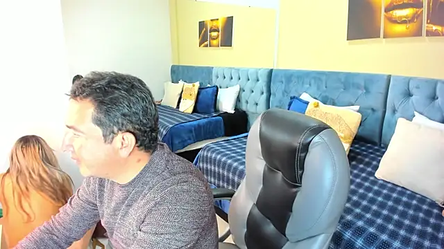 Sam and molly  online show from 12/01/24, 07:30