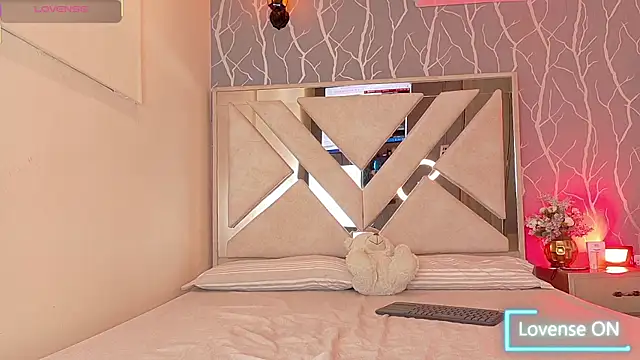 vanessa guzman2 online show from 11/04/25, 12:31