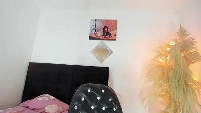 kattadoll online show from 10/23/25, 12:37