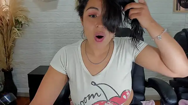 Aisha 09 online show from 03/05/25, 02:34