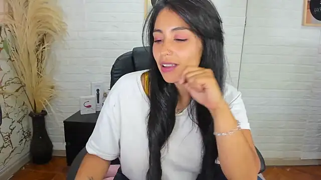 Aisha 09 online show from 02/13/25, 06:37