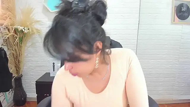 Aisha 09 online show from 02/21/25, 03:43