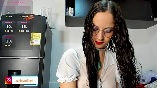  ashleymiller online show from 11/09/25, 07:07