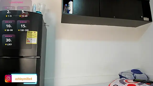  ashleymiller online show from 11/28/25, 07:14