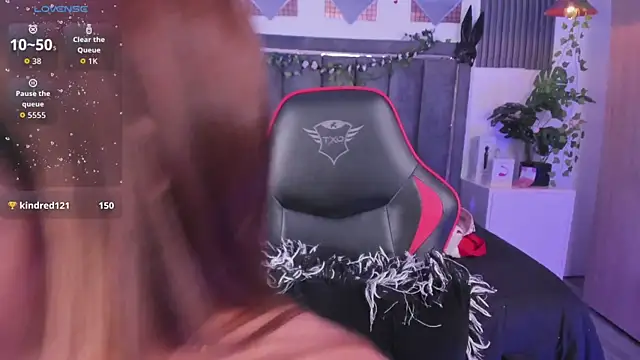 isabela fox online show from 10/30/25, 03:16