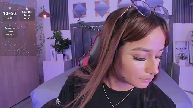 isabela fox online show from 10/06/25, 09:04