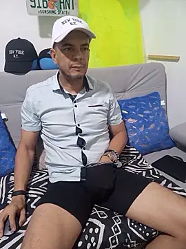 latinmartin73 online show from 10/16/25, 12:08