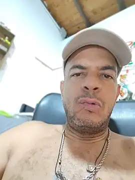 Snapshot of latinmartin73 chatting on 06/30/26, 04:45 latinmartin73 online show from 06/30/26, 04:45