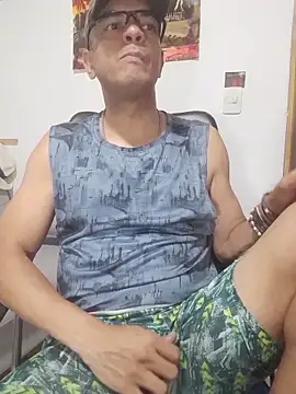 latinmartin73 online show from 11/24/25, 02:11