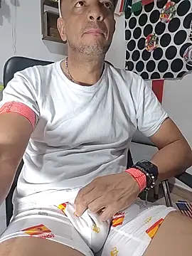 Snapshot of latinmartin73 chatting on 06/17/26, 12:54 latinmartin73 online show from 06/17/26, 12:54