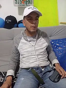 latinmartin73 online show from 10/19/25, 04:37