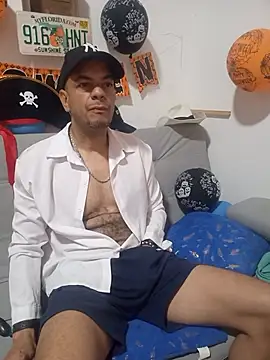 latinmartin73 online show from 11/01/25, 01:38