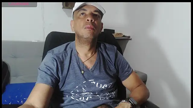 latinmartin73 online show from 05/18/26, 05:45