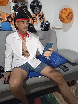 latinmartin73 online show from 10/29/25, 11:47