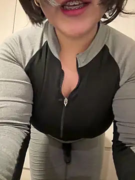 kittyfresita online show from 05/17/26, 07:52