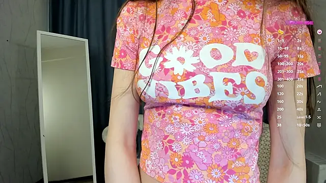 Snapshot of Anfisavisti__ chatting on 02/08/25, 02:15 Anfisavisti   online show from 02/08/25, 02:15