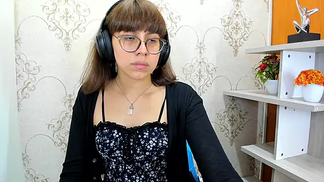 Snapshot of Nataly_Cloud chatting on 02/16/25, 12:54 Nataly Cloud online show from 02/16/25, 12:54