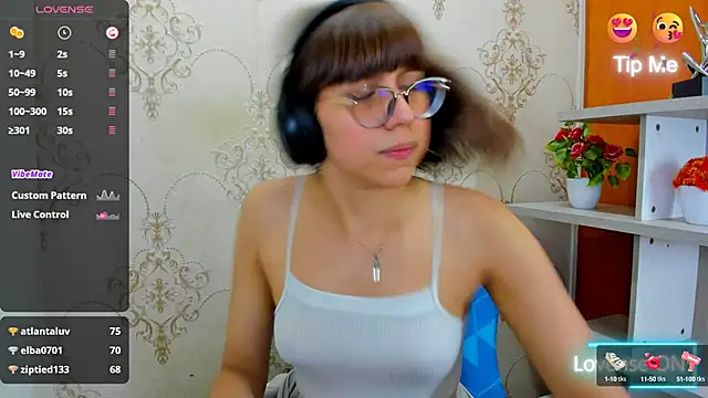 Snapshot of Nataly_Cloud chatting on 03/02/25, 03:52 Nataly Cloud online show from 03/02/25, 03:52