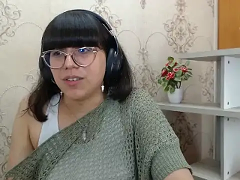 Snapshot of Nataly_Cloud chatting on 01/15/25, 04:21 Nataly Cloud online show from 01/15/25, 04:21