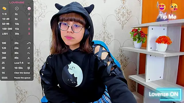 Snapshot of Nataly_Cloud chatting on 03/09/25, 12:53 Nataly Cloud online show from 03/09/25, 12:53