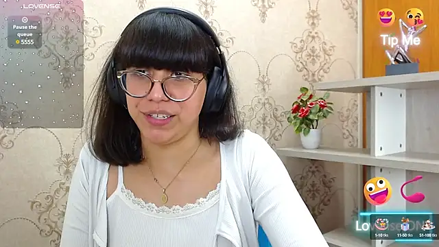 Snapshot of Nataly_Cloud chatting on 01/17/25, 04:15 Nataly Cloud online show from 01/17/25, 04:15