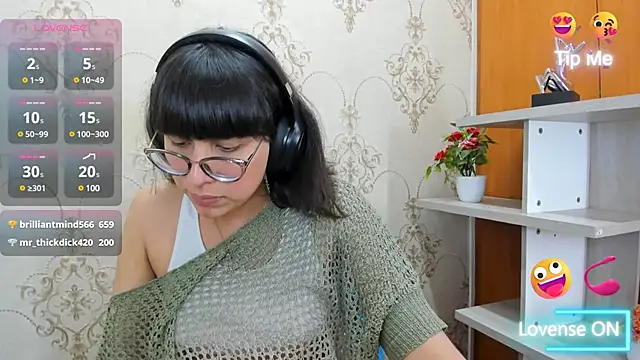 Snapshot of Nataly_Cloud chatting on 02/01/25, 04:32 Nataly Cloud online show from 02/01/25, 04:32