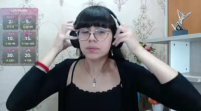 Snapshot of Nataly_Cloud chatting on 02/07/25, 01:01 Nataly Cloud online show from 02/07/25, 01:01