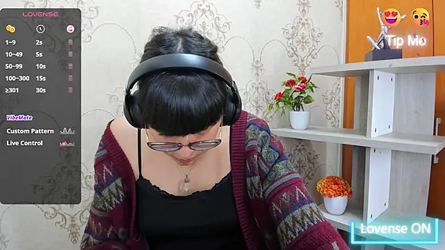 Snapshot of Nataly_Cloud chatting on 02/11/25, 04:02 Nataly Cloud online show from 02/11/25, 04:02