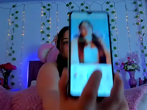 Snapshot of dulcevegga chatting on 01/08/26, 02:17 dulcevegga online show from 01/08/26, 02:17