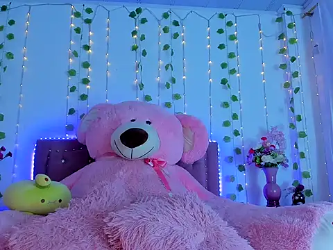 Snapshot of dulcevegga chatting on 01/13/26, 11:52 dulcevegga online show from 01/13/26, 11:52