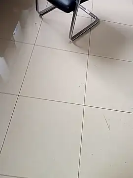 Snapshot of huzi518 chatting on 11/11/25, 08:31 huzi518 online show from 11/11/25, 08:31