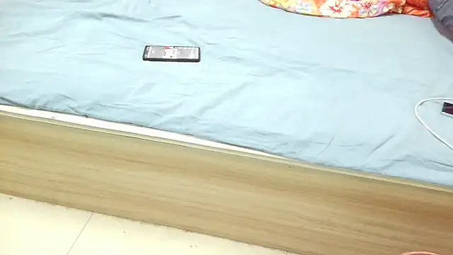 Snapshot of huzi518 chatting on 12/14/25, 03:39 huzi518 online show from 12/14/25, 03:39