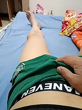 Snapshot of huzi518 chatting on 12/03/25, 02:27 huzi518 online show from 12/03/25, 02:27