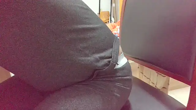 Snapshot of huzi518 chatting on 11/05/25, 12:41 huzi518 online show from 11/05/25, 12:41