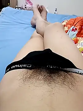 Snapshot of huzi518 chatting on 11/28/25, 05:24 huzi518 online show from 11/28/25, 05:24