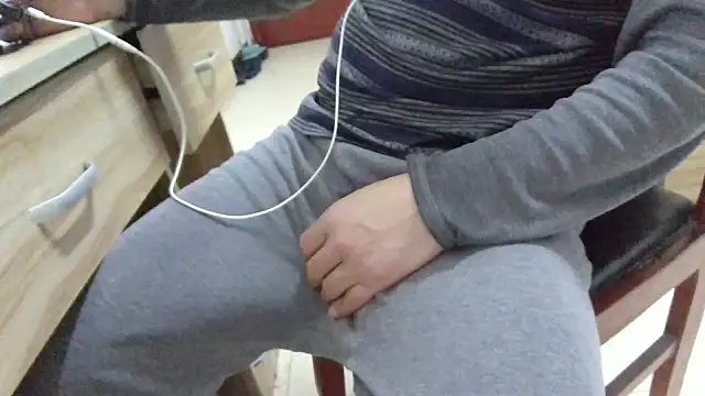 huzi518 online show from 03/15/26, 06:42